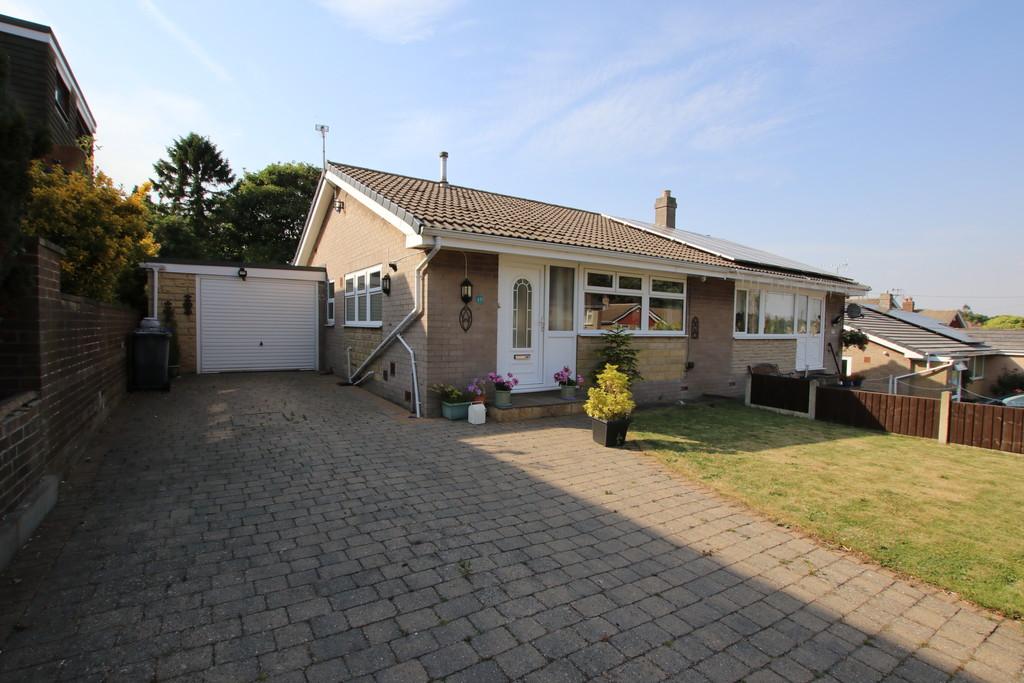 Woodland Rise, Silkstone Common 2 bed semidetached bungalow £250,000