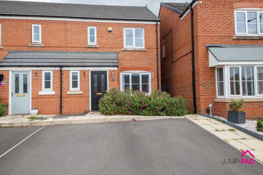 Vulcan Park Way, NewtonleWillows 3 bed end of terrace house £900