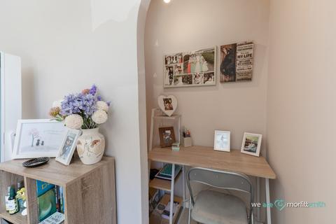6 Halliwell Close, Sheffield, S5 8LW