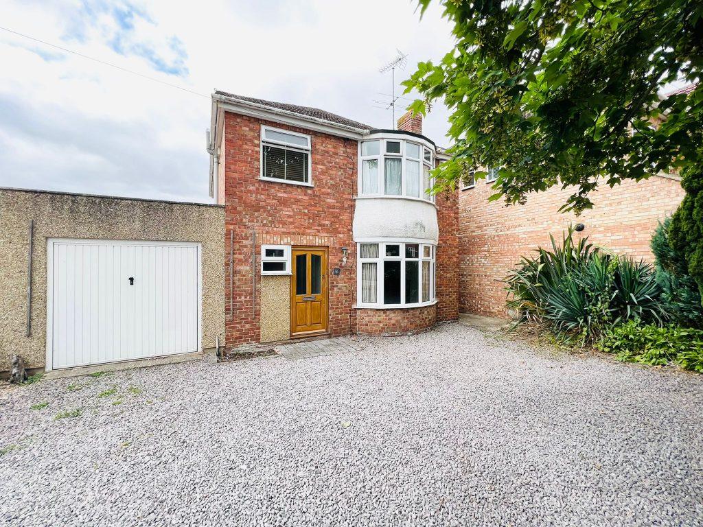 Church Walk South, Rodbourne Cheney, Swindon, SN2 2JE 3 bed detached