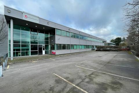 Industrial unit to rent, 120 Southern Cross, Mauretania Road, Nursling Industrial Estate, Southampton, SO16 0YS