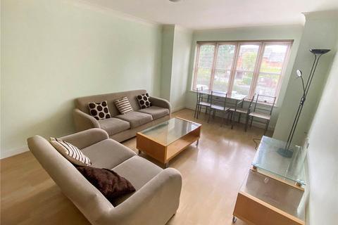 2 bedroom flat to rent, Hadfield Close, Victoria Park, M14