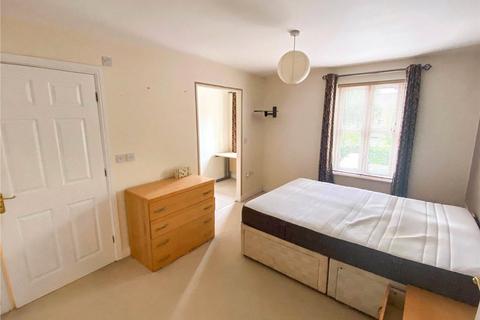 2 bedroom flat to rent, Hadfield Close, Victoria Park, M14