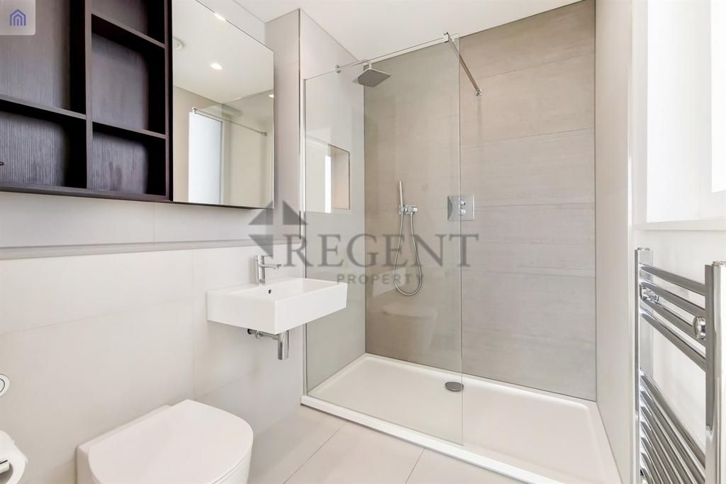 Main ensuite