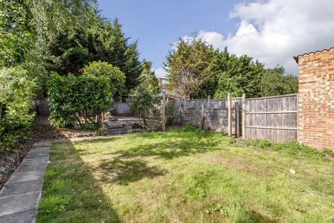 97 Chanctonbury Way, London, N12 7AA