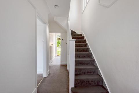 97 Chanctonbury Way, London, N12 7AA