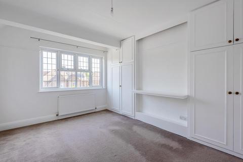 97 Chanctonbury Way, London, N12 7AA