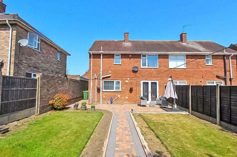 Windsor Way, Rushall, Walsall 3 bed semidetached house £210,000