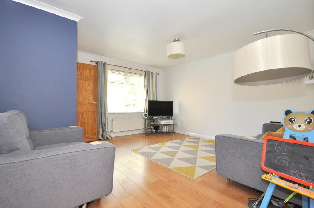 Light and spacious sitting room