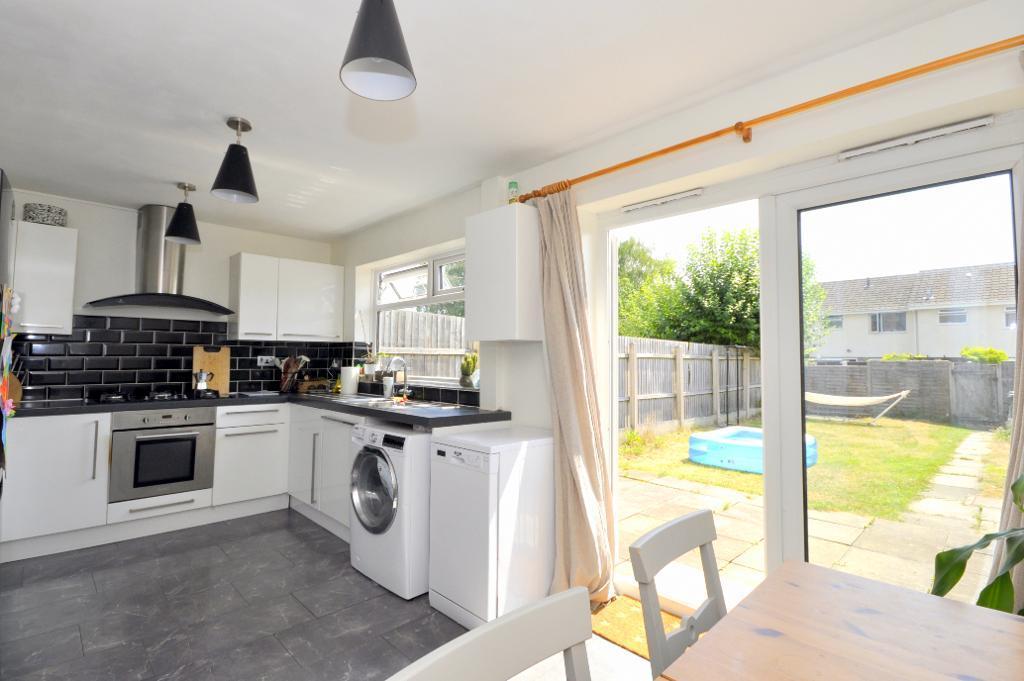 Kitchen / dining room with French doors