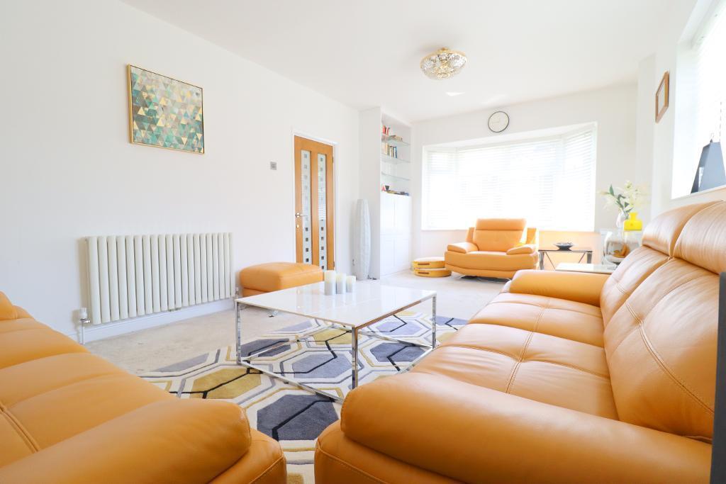 Strathmore Avenue, South Luton, Luton, Bedfordshire, LU1 3QR 4 bed