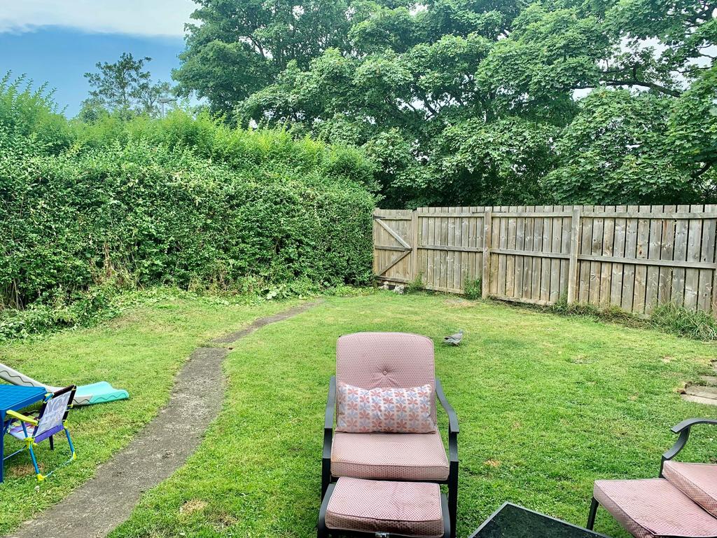 Ashbourne Crescent, Ashington, Northumberland, NE63 8AU 3 bed semi