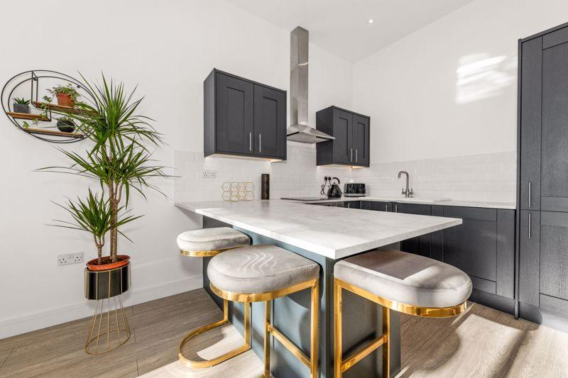 B Breton House, Old Bedford Road, Luton 1 bed apartment £179,999