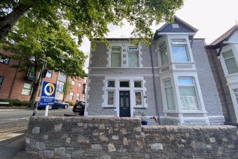 4 bedroom end of terrace house for sale - Tynewydd Road, Barry