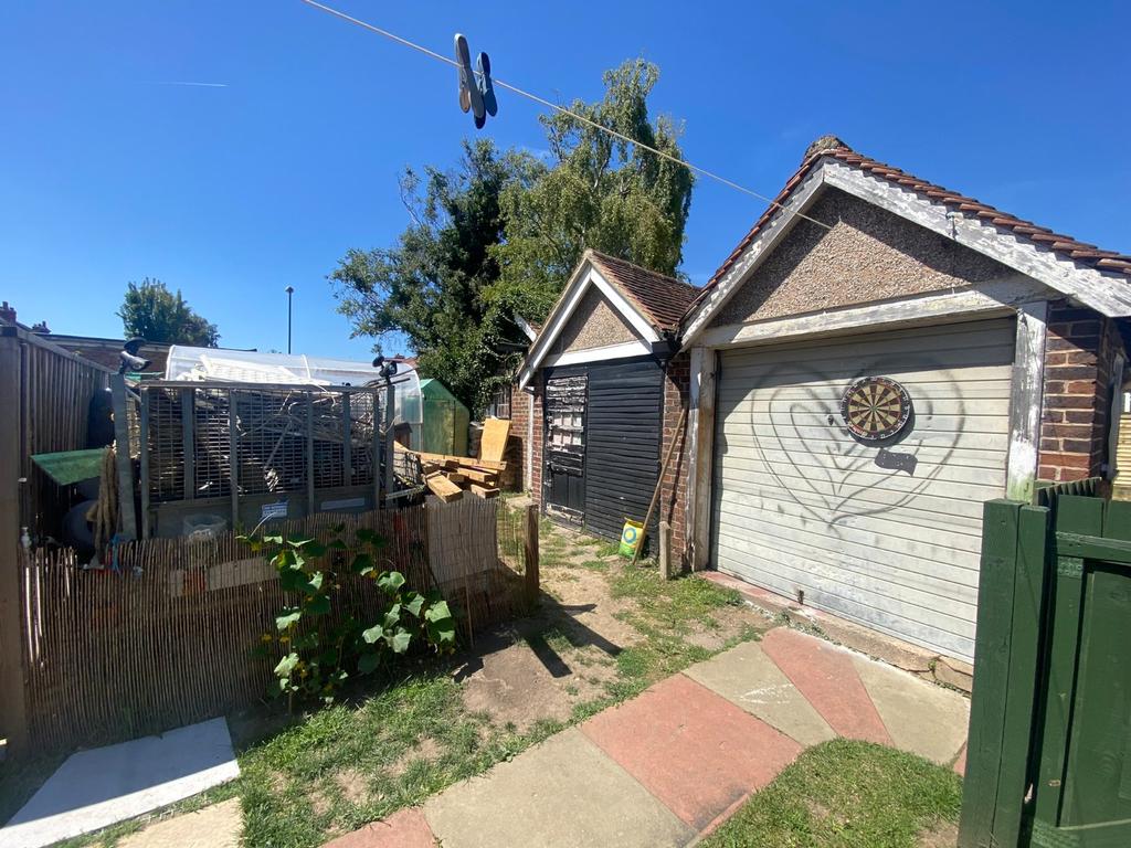 Crabtree Lane, Lancing, West Sussex... Property £75,000