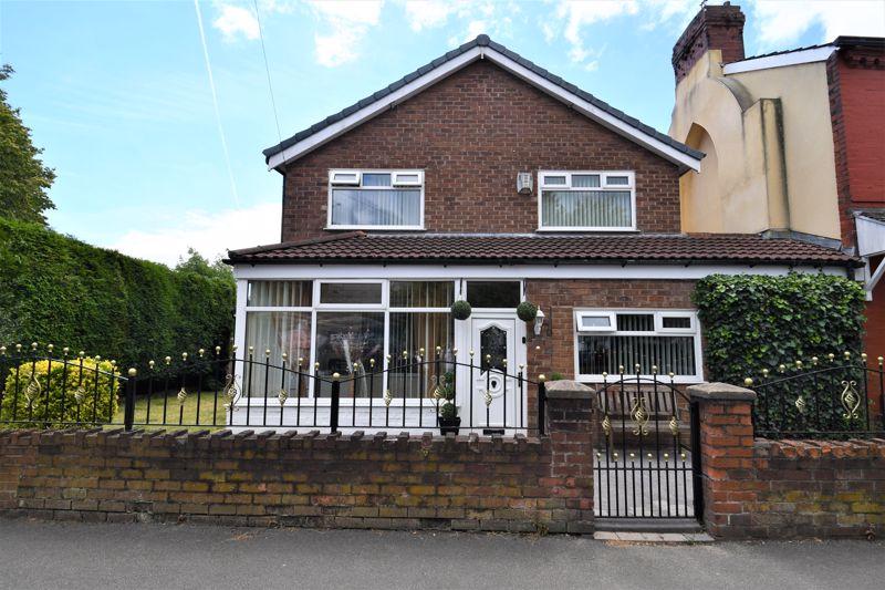 Chandos Grove, Salford 3 bed detached house £285,000