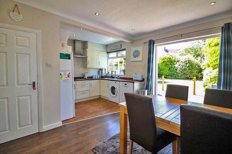 Lane Green Road, CODSALL 3 bed semidetached house £280,000
