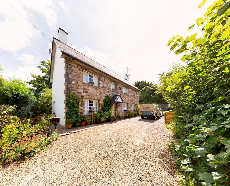 Llanellen, Abergavenny 4 bed detached house £560,000