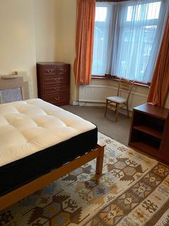 1 bedroom flat to rent, N15, TURNPIKE LANE - 1 BEDROOM FLAT 1st Flr