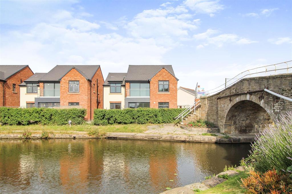 Summerwood Lane, Ormskirk 4 bed detached house for sale £585,000