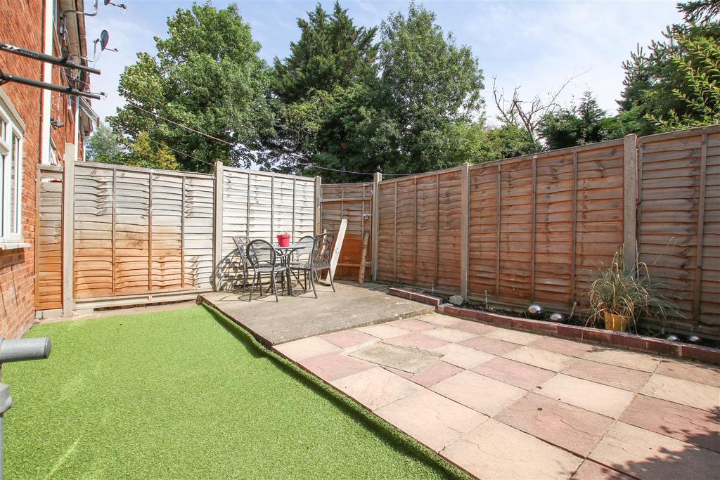 Valley Fields Crescent, Enfield 1 bed £1,250 pcm (£288 pw)