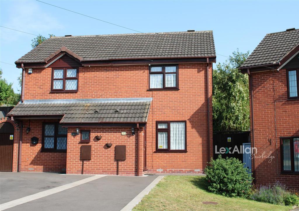 Briars Close, Brierley Hill 2 bed semidetached house £175,000