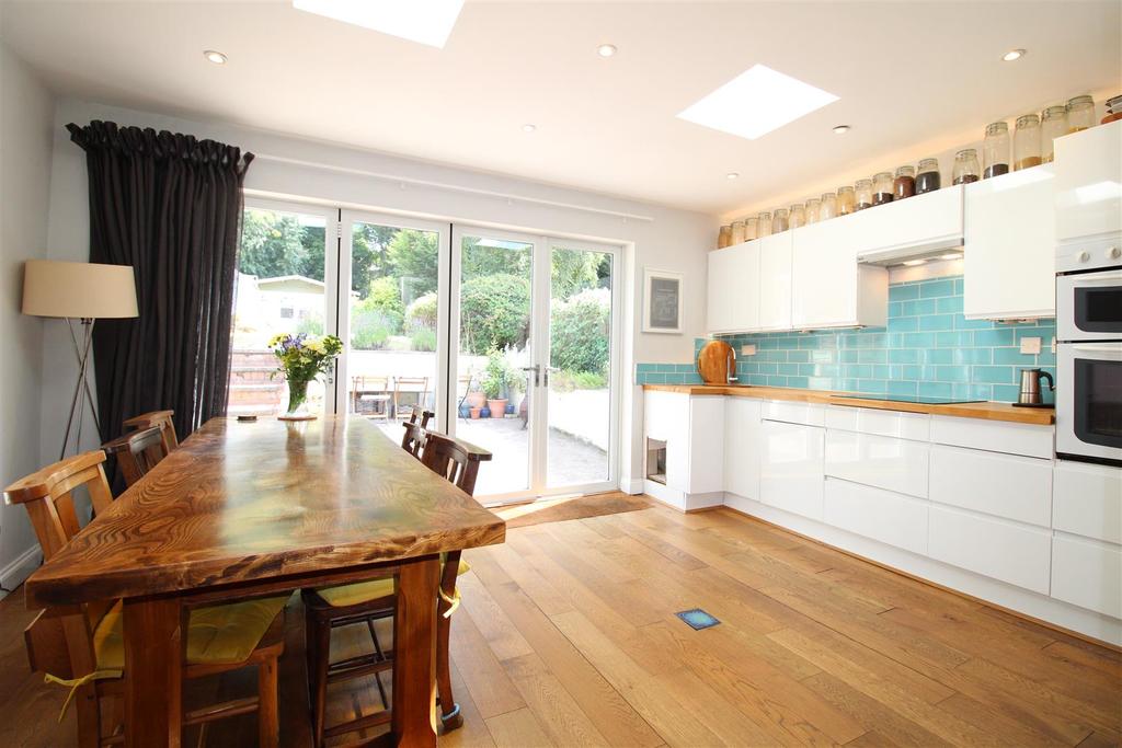 Penfields Road, Stourbridge 2 bed semidetached house £230,000