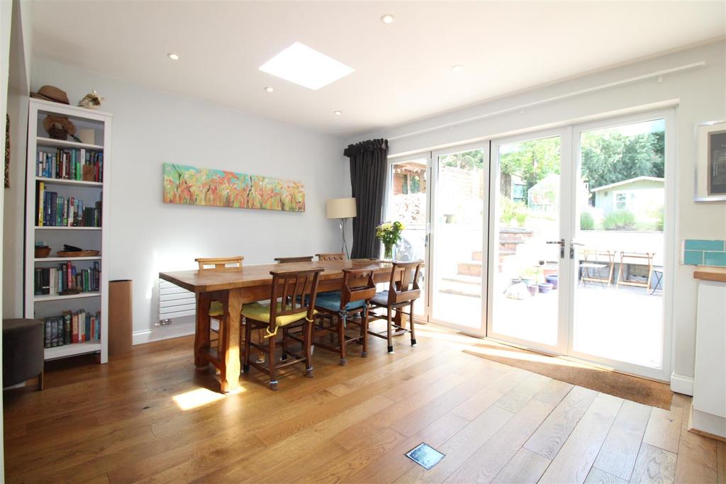 Penfields Road, Stourbridge 2 bed semidetached house £230,000