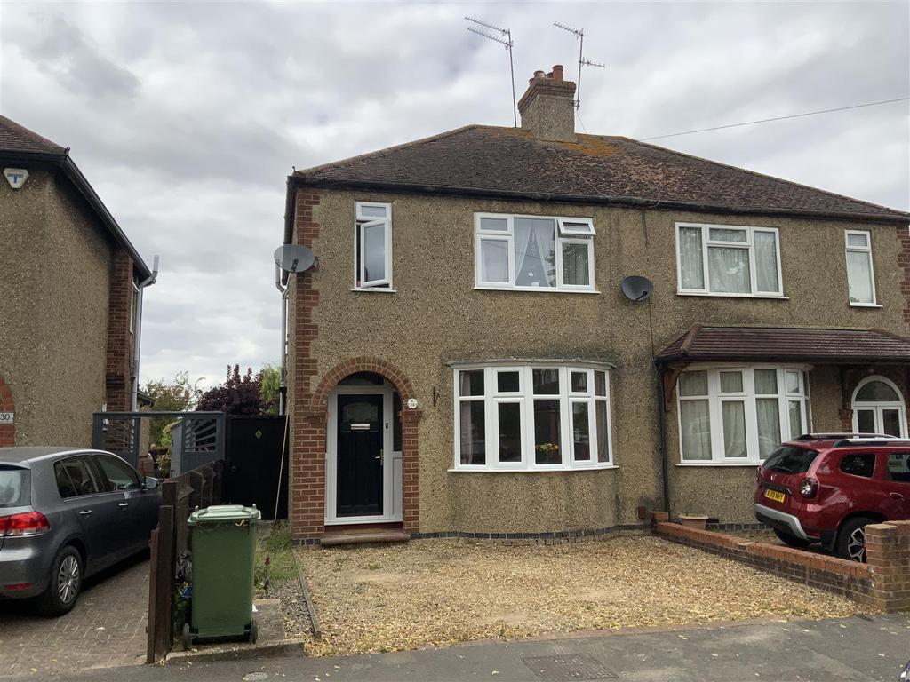 Marina Drive, Wolverton, Milton Keynes 3 bed semidetached house £350,000