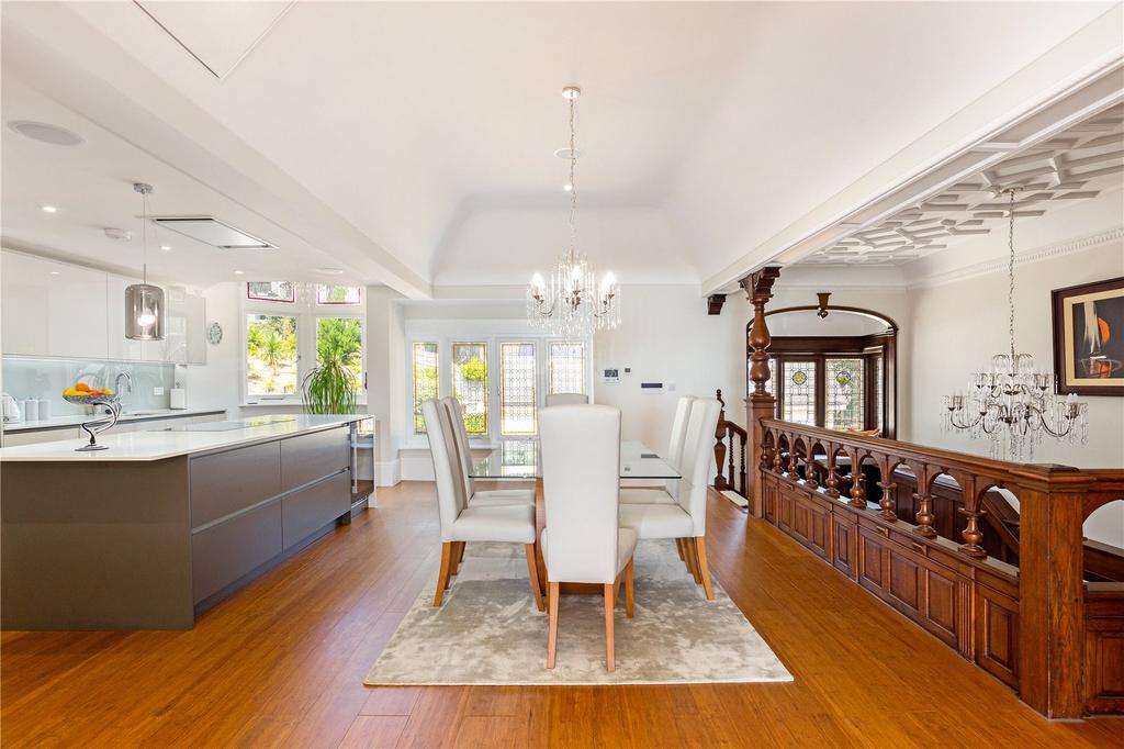 Kitchen/Dining Area
