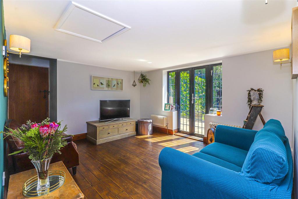 Cozens Lane West, Broxbourne 2 bed terraced house for sale £450,000