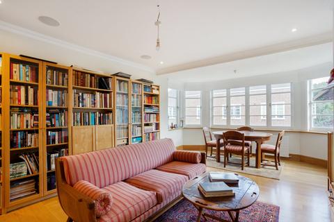 Flat 37, Exeter House Putney Heath, London, SW15 3SX