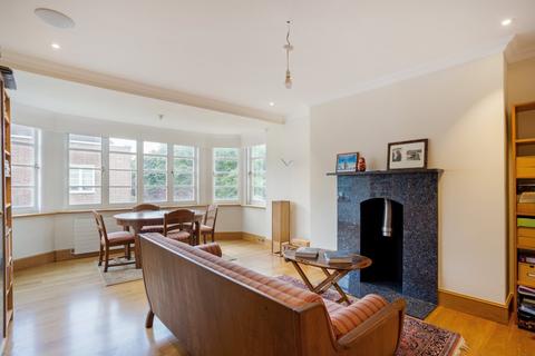 Flat 37, Exeter House Putney Heath, London, SW15 3SX