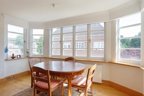 Flat 37, Exeter House Putney Heath, London, SW15 3SX