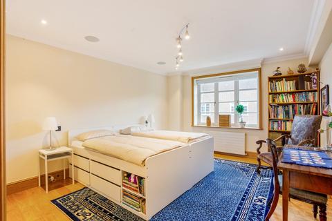 Flat 37, Exeter House Putney Heath, London, SW15 3SX