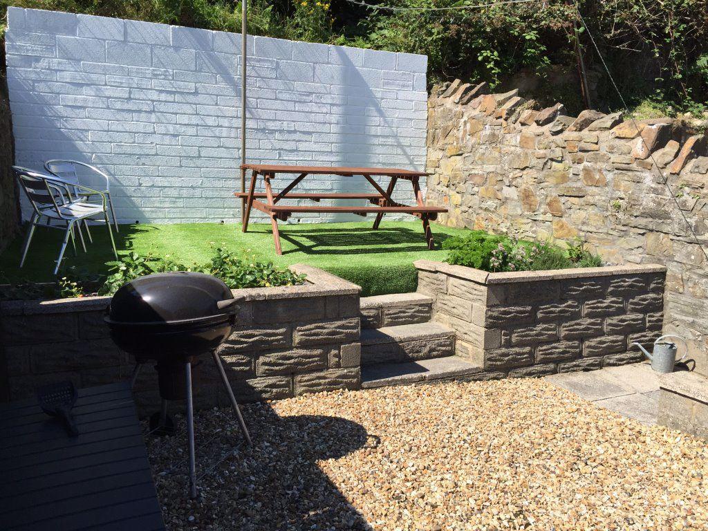 Kinley Street, St. Thomas, Swansea SA1 5 bed house £475 pcm (£110 pw)