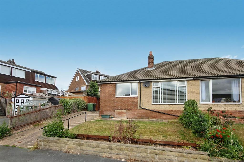 Thorpes Avenue, Denby Dale, Huddersfield 2 bed semidetached bungalow