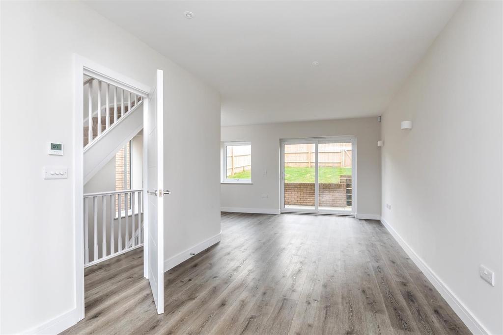 Denton Road, Newhaven 3 bed semidetached house £379,950