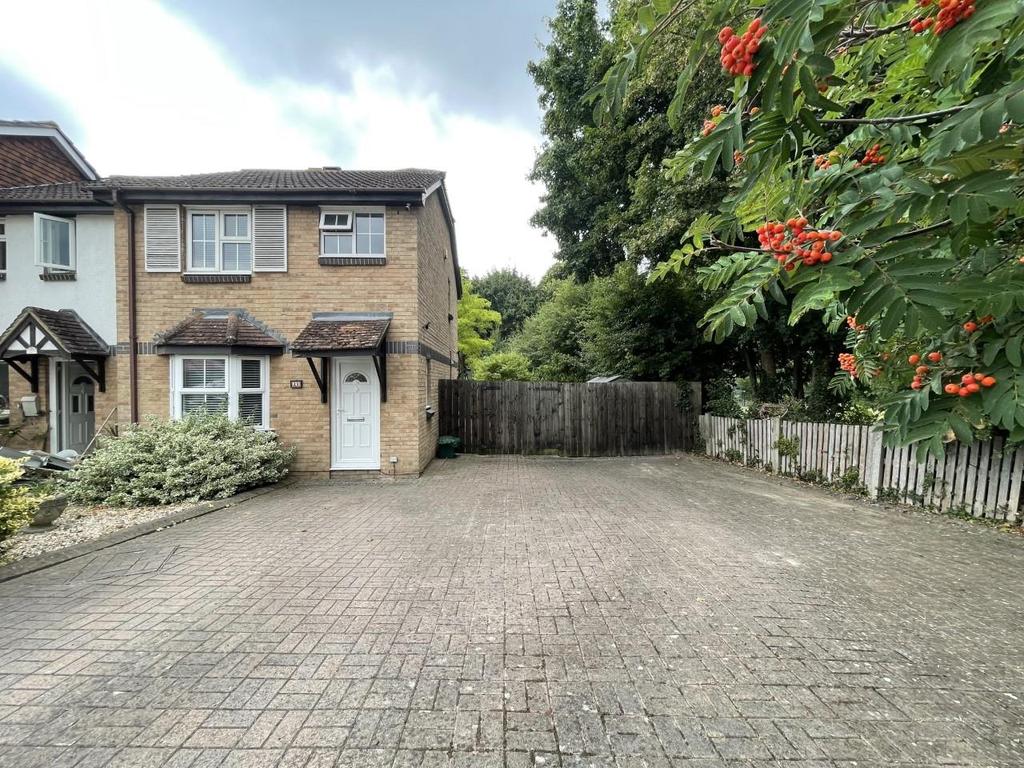 Longborough Drive, Abbeymead, Gloucester 3 bed end of terrace house for
