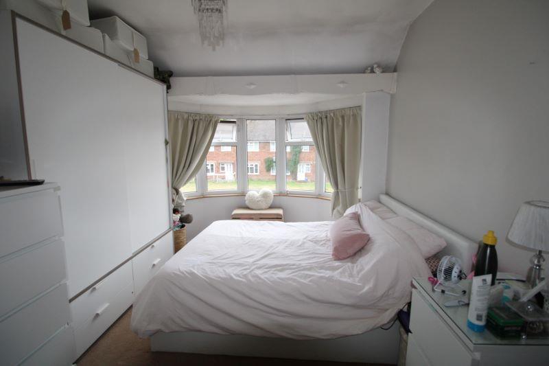 Hilderic Crescent, Dudley 3 bed semidetached house £850 pcm (£196 pw)
