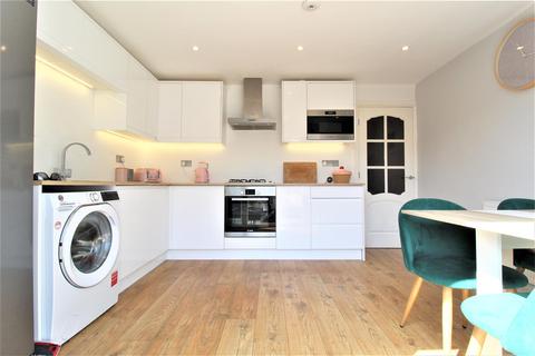 33 Cowper Close, Warwick, CV34 5YR