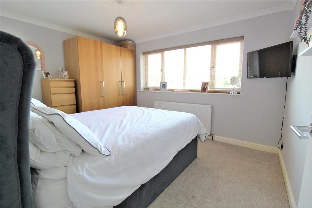 Bedroom 1.jpg