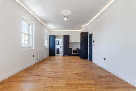undefined, Uxbridge Road, West Ealing W13