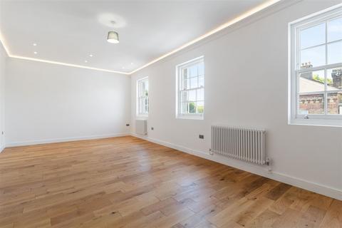 undefined, Uxbridge Road, West Ealing W13