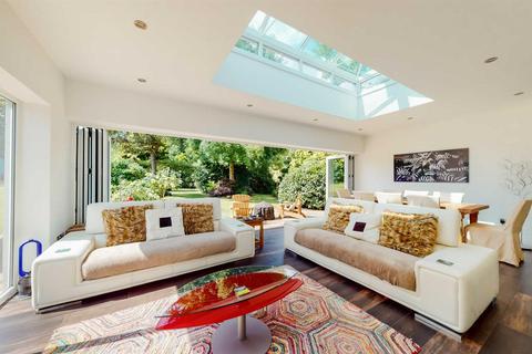 Bryn Hyfryd Lon Clai, Red Wharf Bay, Pentraeth, LL75 8PZ