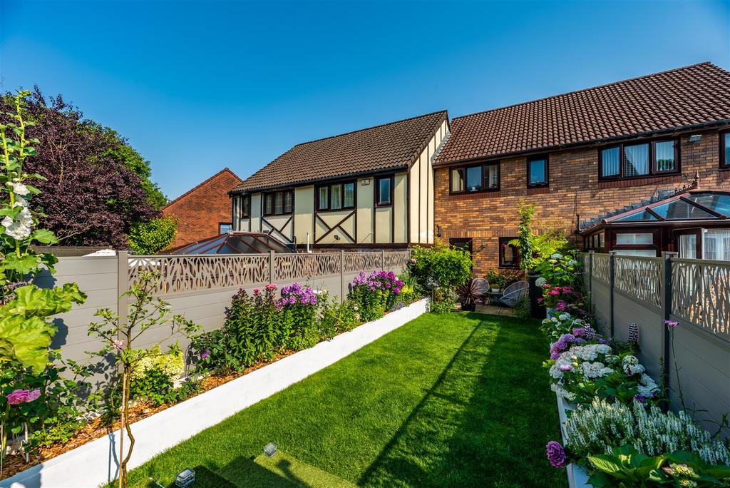 Gelli Aur, Treboeth, Swansea 2 bed terraced house for sale £170,000