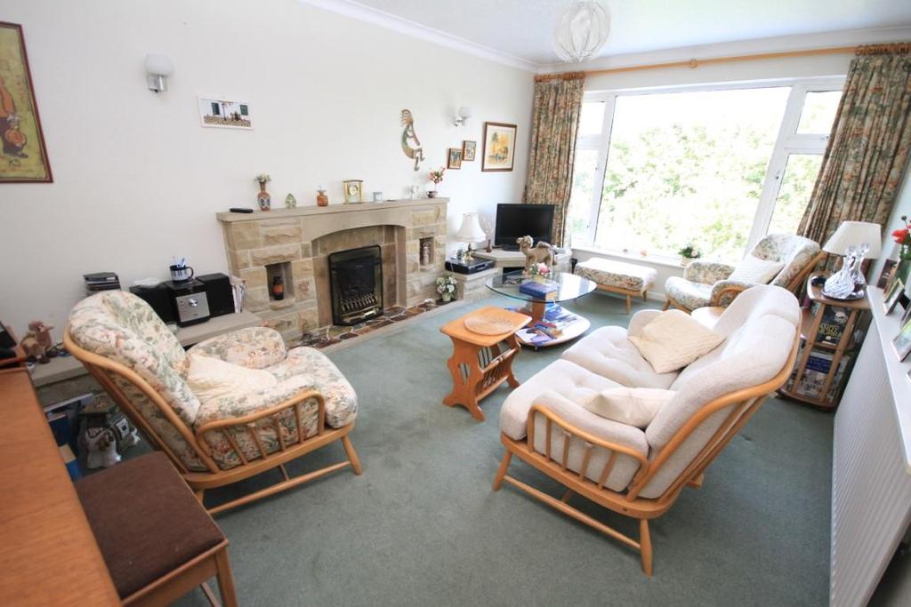 Brackendale Grove, Thackley, Bradford 2 bed detached bungalow £230,000