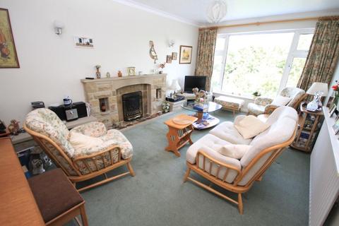 15 Brackendale Grove, Bradford, BD10 0TS