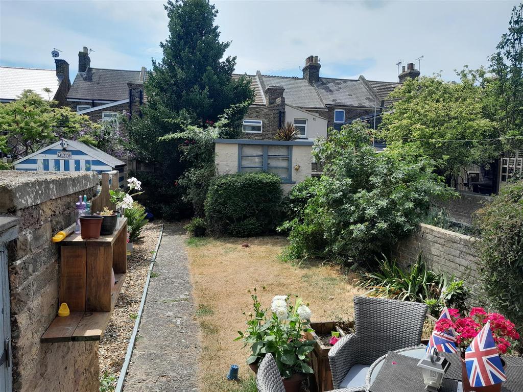 St. Davids Road, Ramsgate 2 bed house £895 pcm (£207 pw)