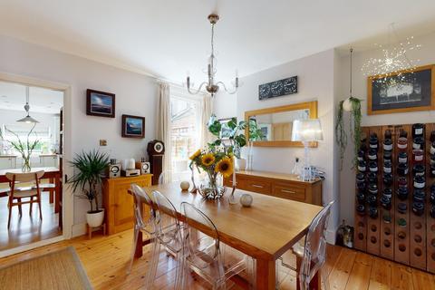 28 Beverley Road, Canterbury, CT2 7EN